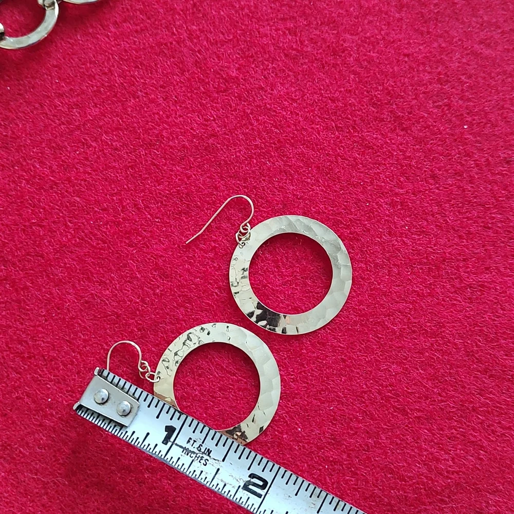 Solid 14k Gold Hammered Circle Earrings - Picture 4 of 6